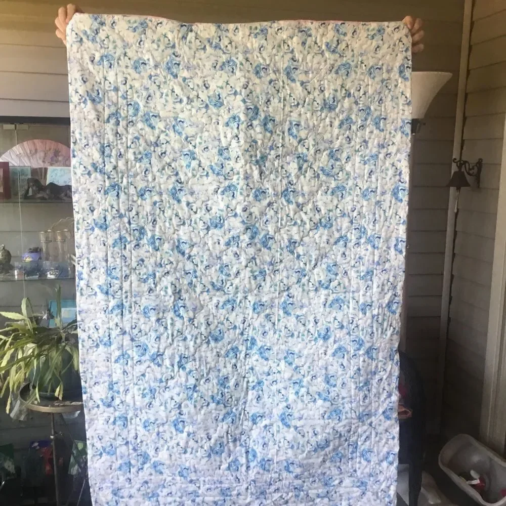 NWT Hand Crafted Flower Bouquet Quilt